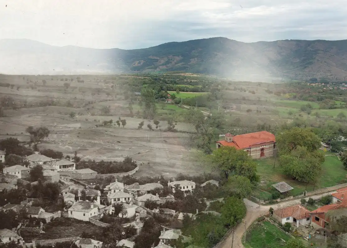 Trnovo & Magarevo /  Târnova & Magarova: Roots and Continuity