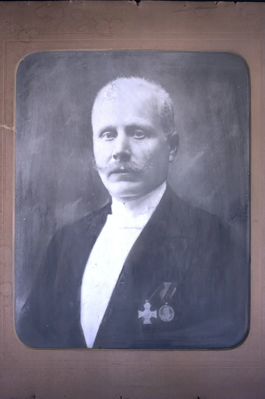 Konstantin Giorgiev Iakumidis, barber to Tsar Ferdinand. Signed Manaki, Philippopolis.