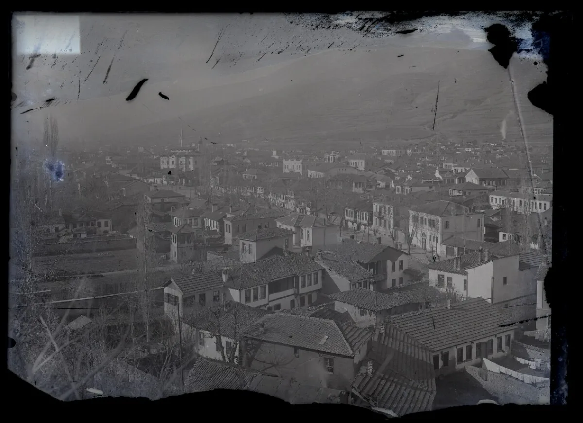 Korçë seen from above, photograph by the Manakia brothers